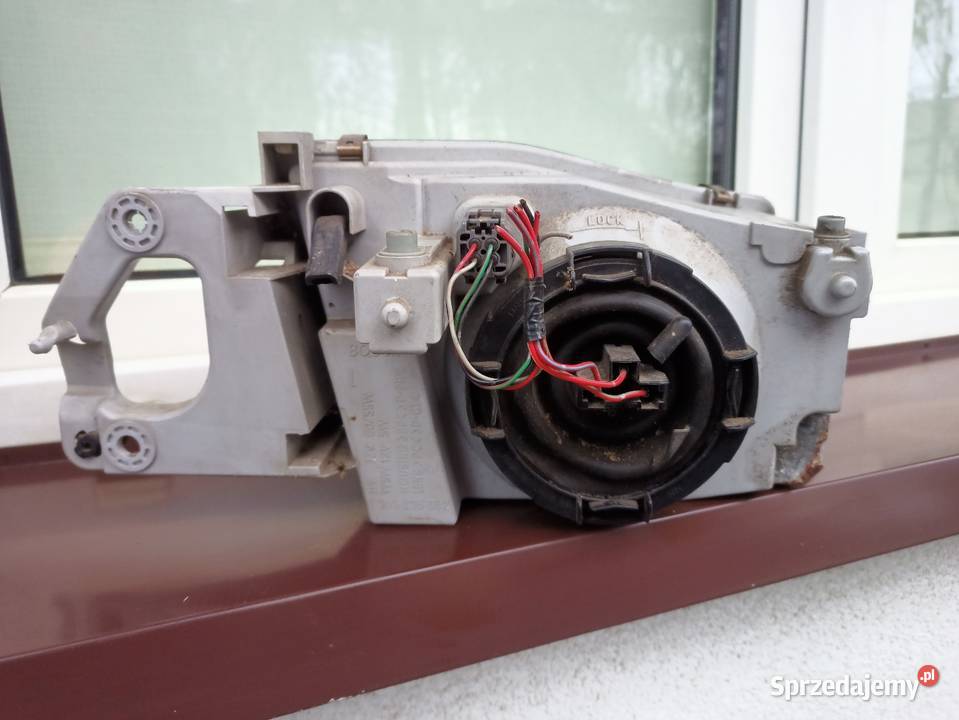 Mazda 323F BJ lampa przednia lewa reflektor Sieradz