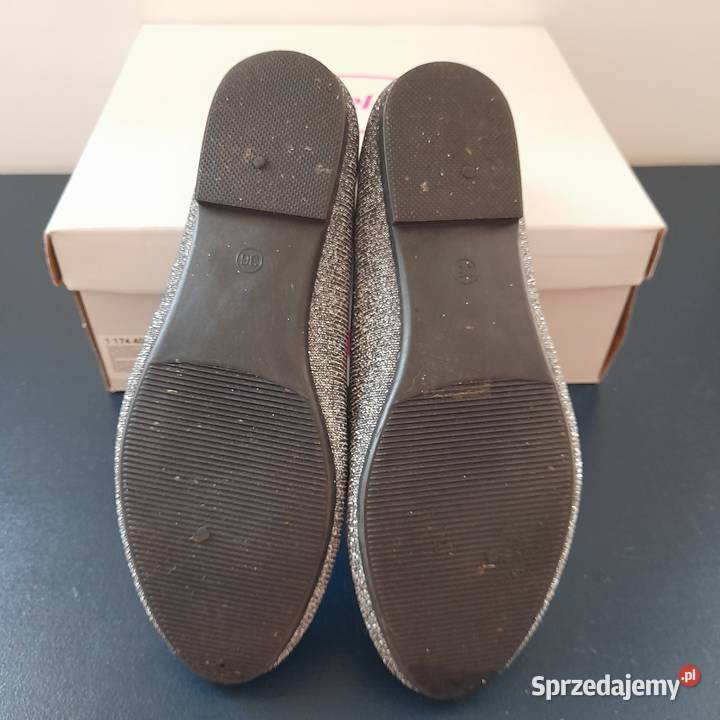 Balerinki srebrne brokatowe 36 butypłaskie 23.5cm Bogatynia