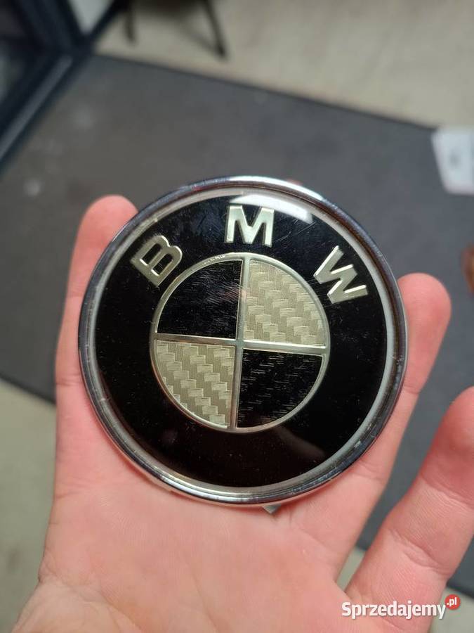 Znaczek na maske bmw czarny karbonowy osobowe Staszów