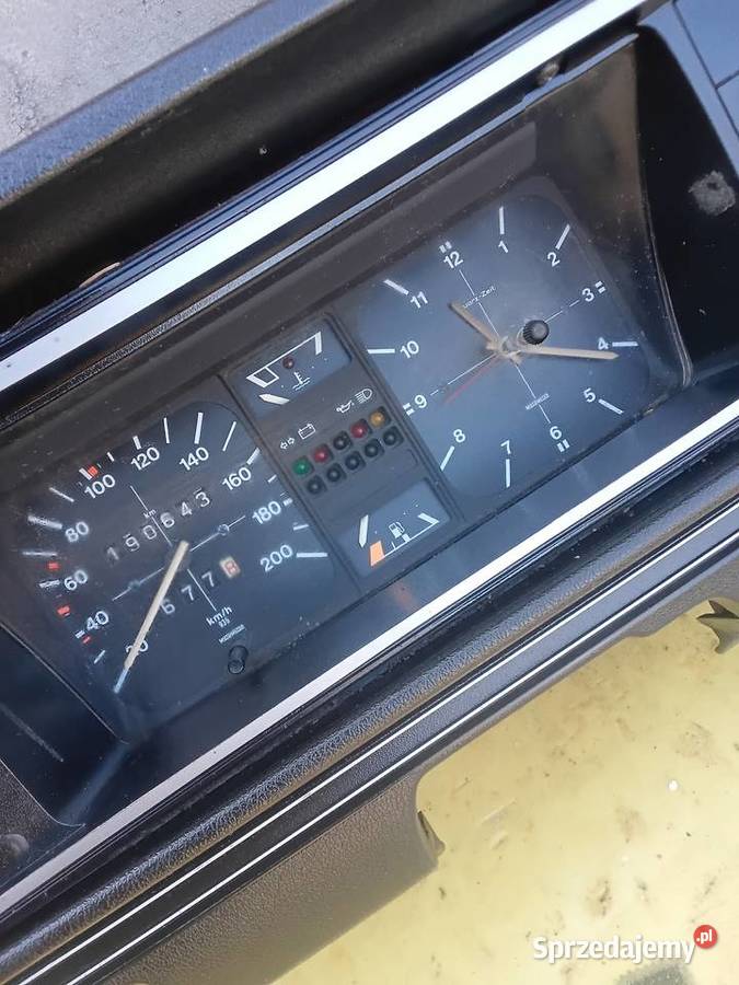 Golf 1 deska rozdzielcza liczniki sprzedam