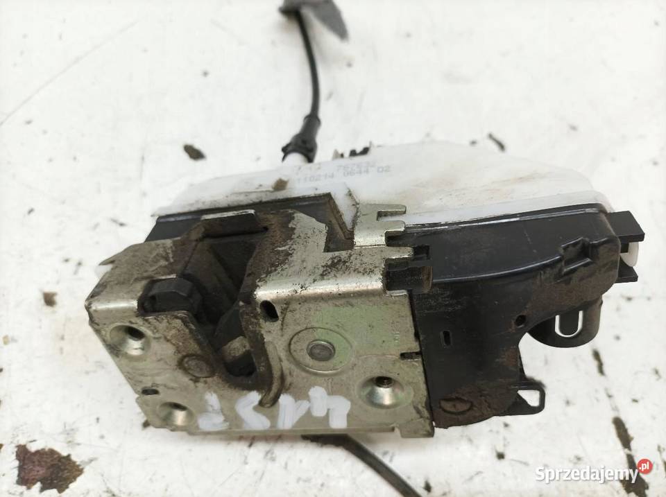 ZAMEK DRZWI PRAWY PRZÓD 767632 Renault Twingo II osobowe