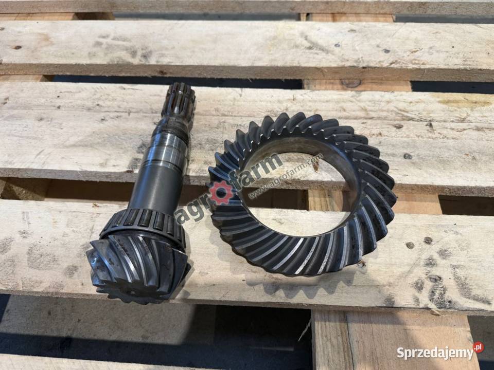 Wałek atakujący z kołem Z12X30 Renault Ceres Byków