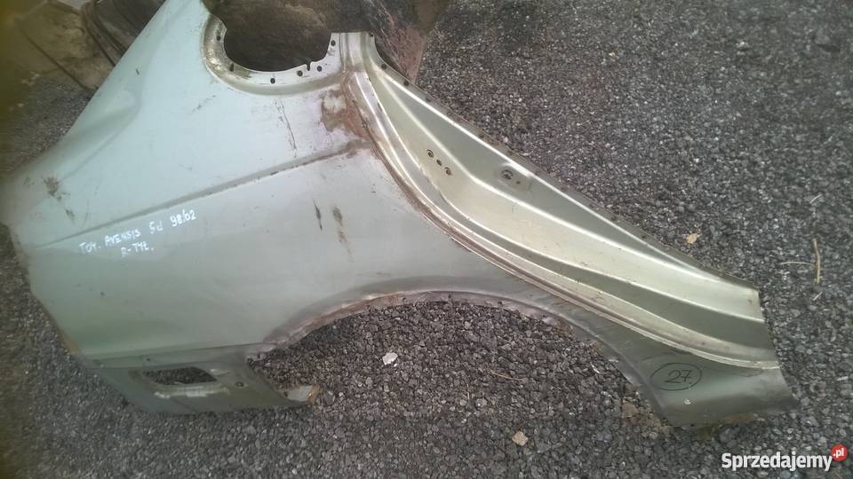 Toyota avensis 2003 2006 2008 błotnik tył lewy Karoseria Wrocław