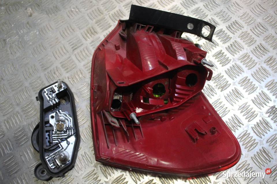 LAMPA LEWY TYŁ TYLNA CITROEN C5 III X7