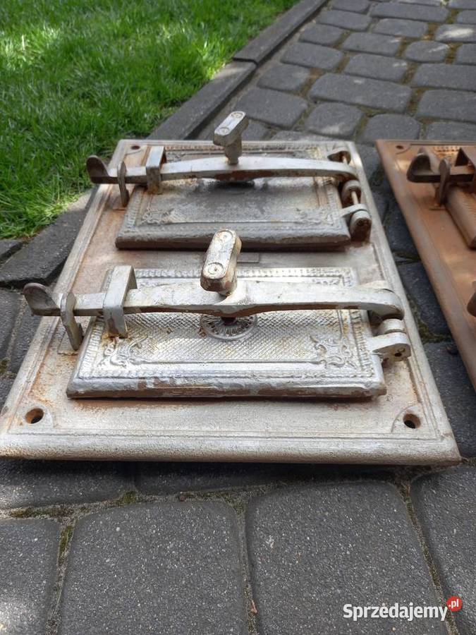 Żeliwne drzwiczki do pieca kaflowego wędzarni Rawicz