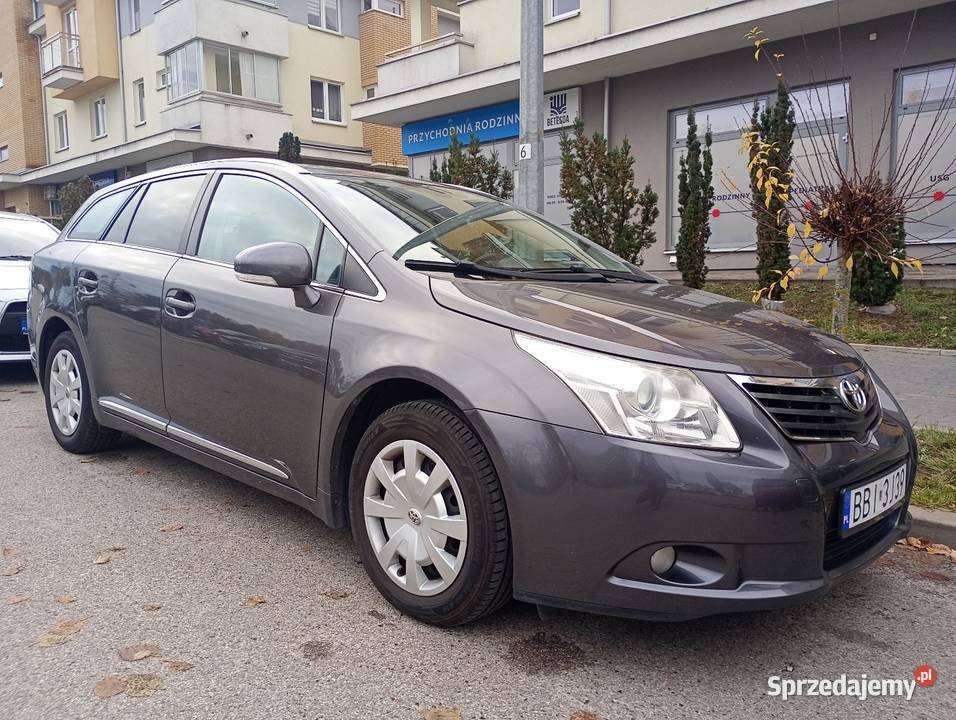 Toyota Avensis 18 benzyna manual Sprowadzony Kombi Białystok