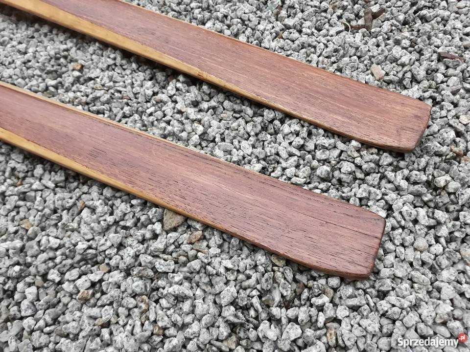 Stare drewniane narty biegowe