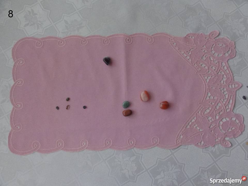 Kolorowe różowe bogato haftowane serwety Lublin