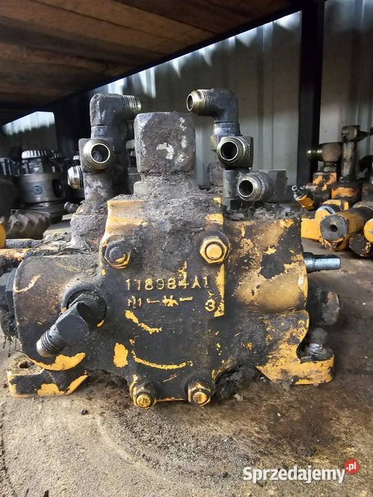 3sekcyjny rozdzielacz hydrauliczny Case 580K pomorskie