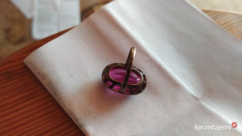 Pierścionek Srebrny z dużym kamieniem Gołowierzchy