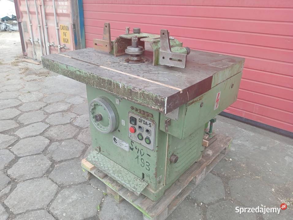 Frezarka dolnowrzecionowa z wózkiem Gomad Wejherowo