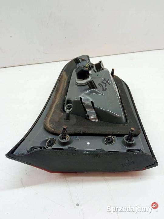 LAMPA TYŁ W KLAPĘ PRAWA 68102920AB Jeep Cherokee