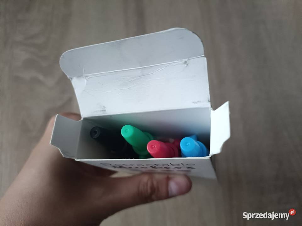 Zestaw 4 kolorowych markerów permanentnych 4mm Kwidzyn