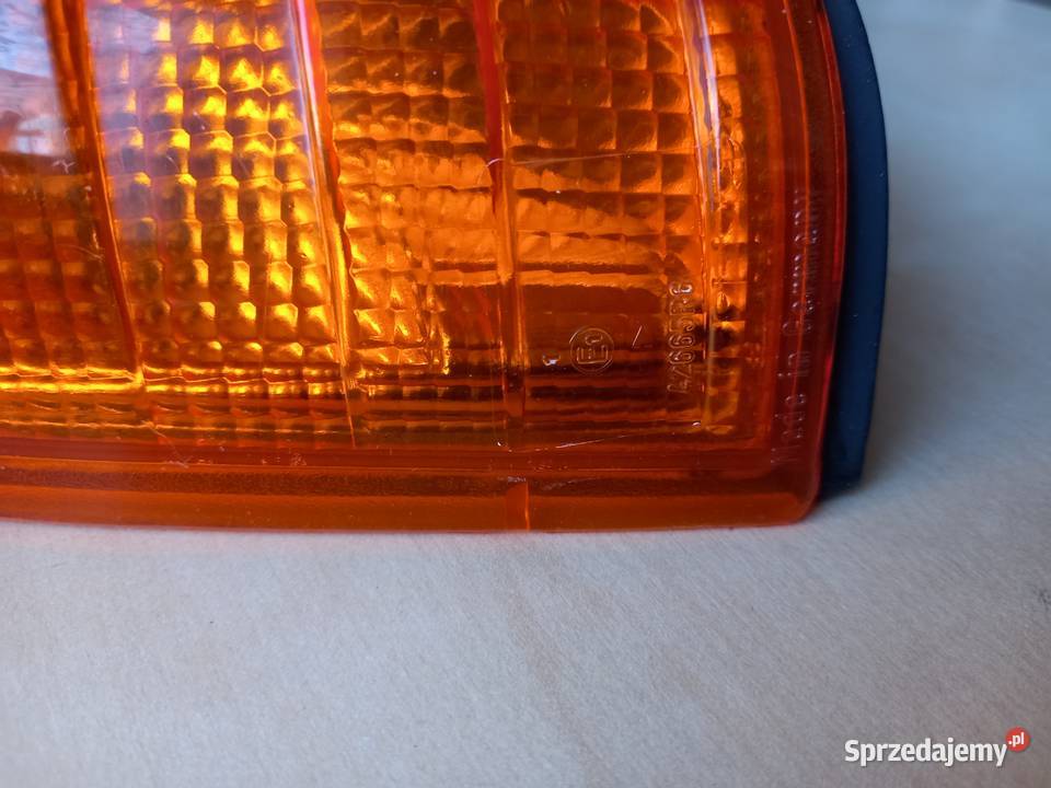 Mercedes W 201 kierynkowskaz lewy HELLA Bukownica