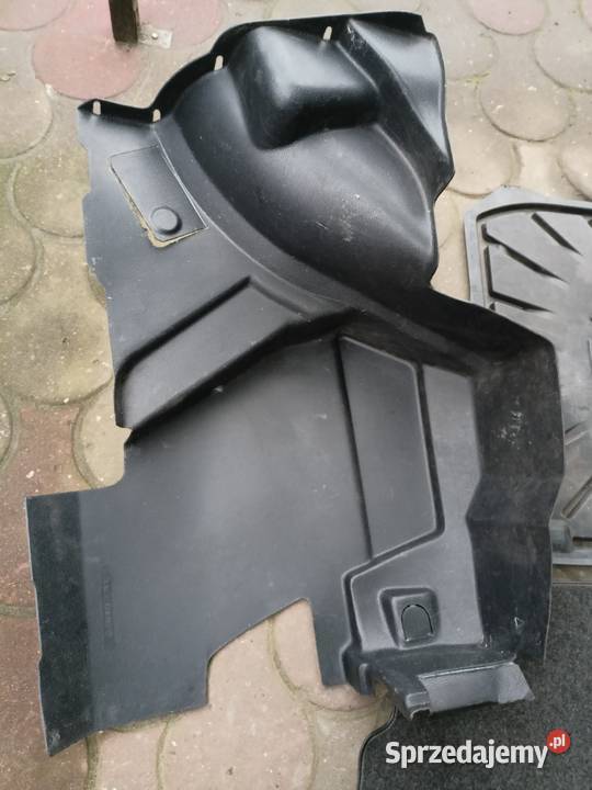 Mercedes 190 wyposażenie bagażnika pokrywa miska Skarżysko-Kamienna sprzedam