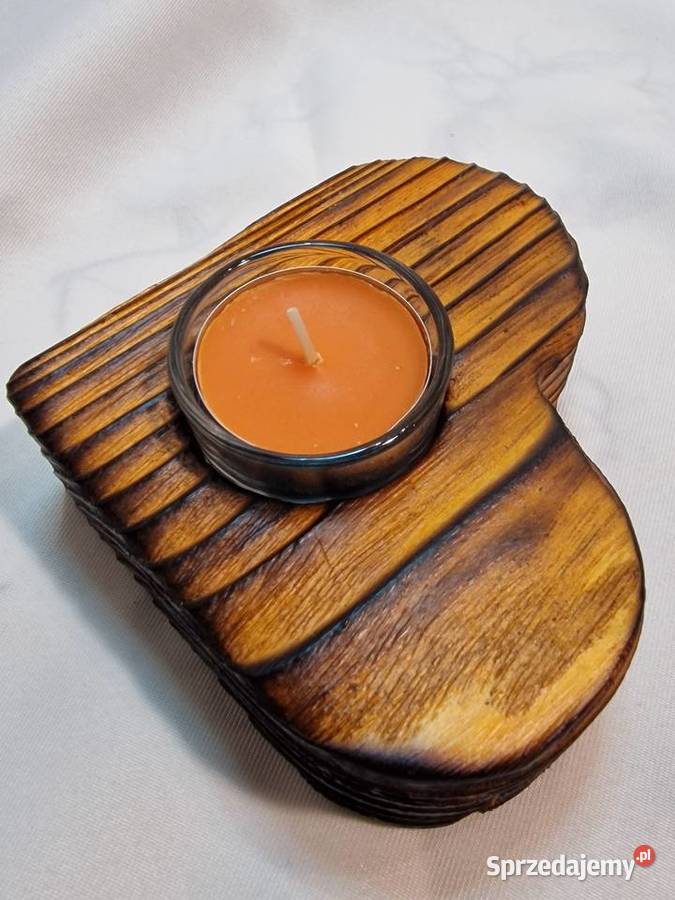 Świecznik drewniany serce karmelowy na tealight Świeczniki