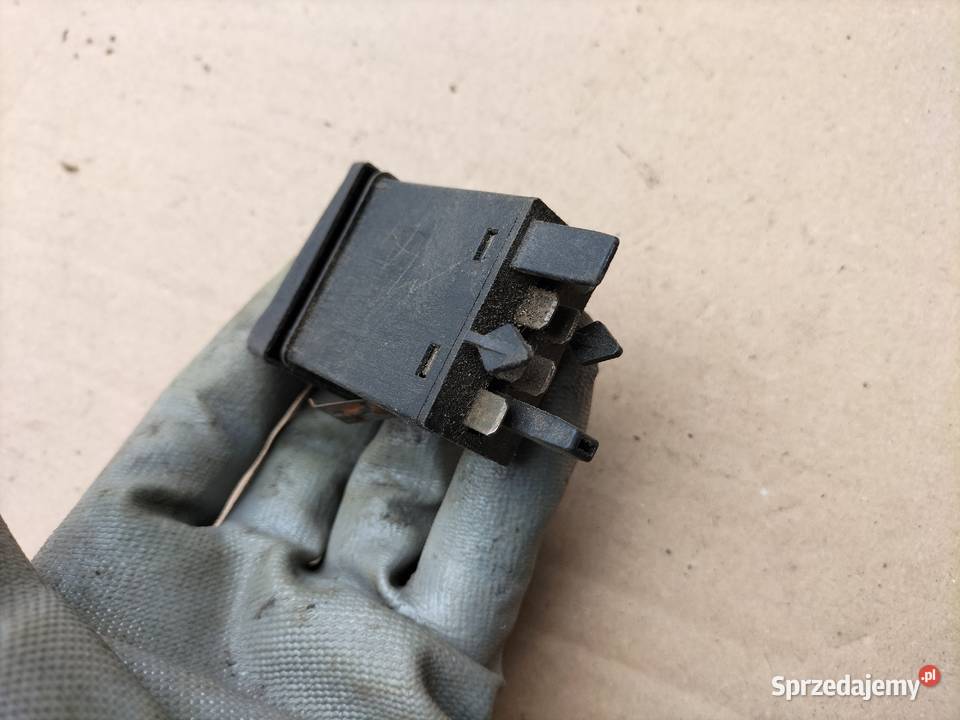 AUDI 4A0941509 WŁĄCZNIK ŚWIATEŁ AWARYJNYCH Kamień-Kolonia