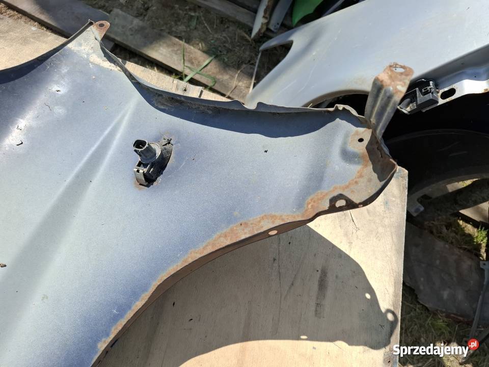 Błotnik Prawy Przód Subaru Forester 2