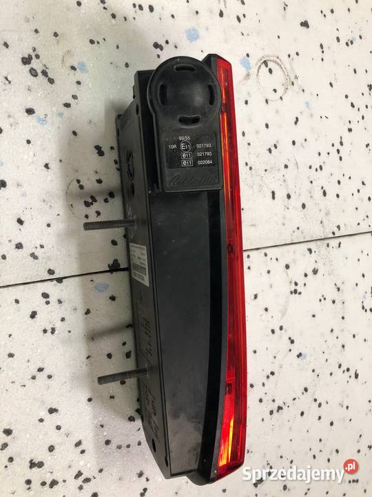 Prawa tylna lampa z alarmem oryginał A 003 544 Borzechowo