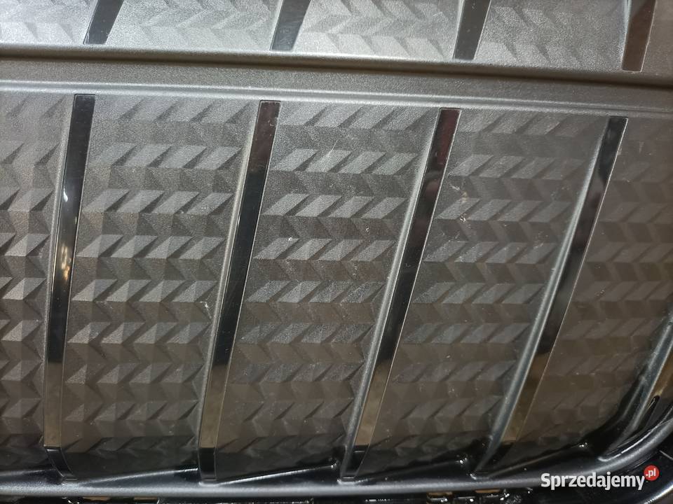 SKODA ENYAQ 21 GRILL ATRAPA CHŁODNICY ZDERZAK Pleszew