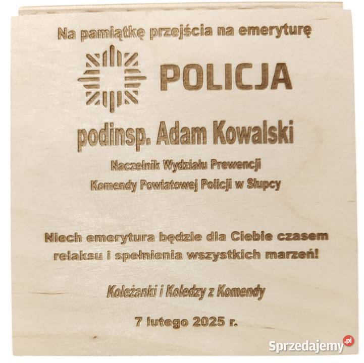 Pudełko emeryta np policyjnego z grawerem duże Słupca