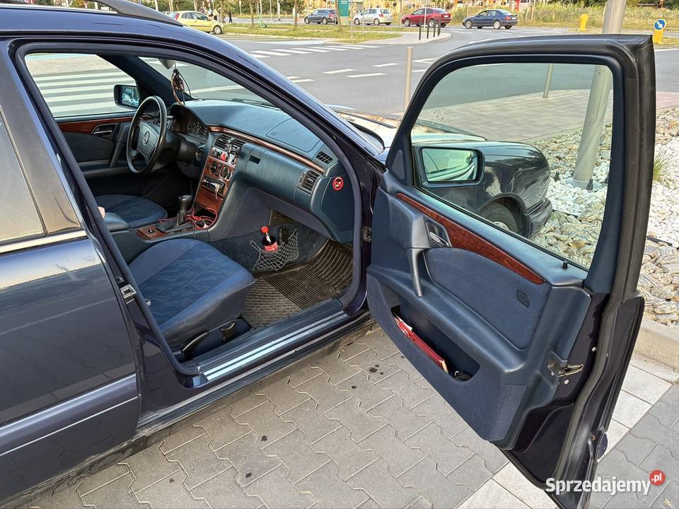 Mercedes Benz E210 benzyna gaz 20 manual 416000km Wrocław
