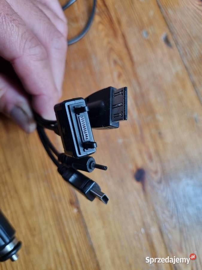 Ładowarka samochodowa do starych telefonów