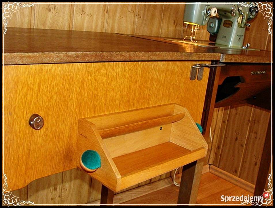 Stara maszyna do szycia Phoenix w oryginalnym