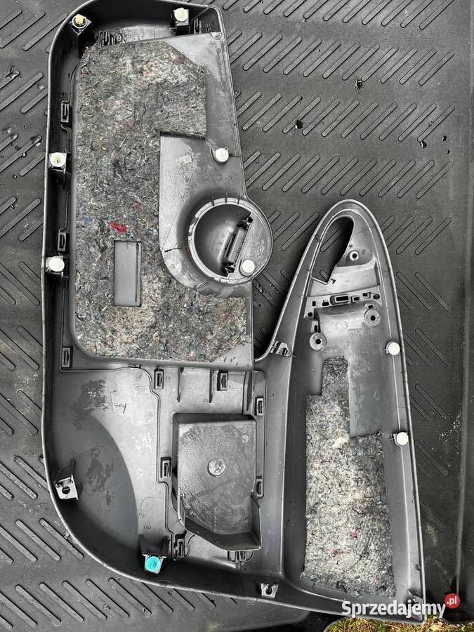 Tapicerka Toyota Aygo Citroen C1 Peugeot 107 Brójce