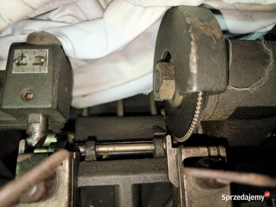 Maszyna do dorabiania kluczy masywna Niemiecka Pozostałe usługi Trzebinia