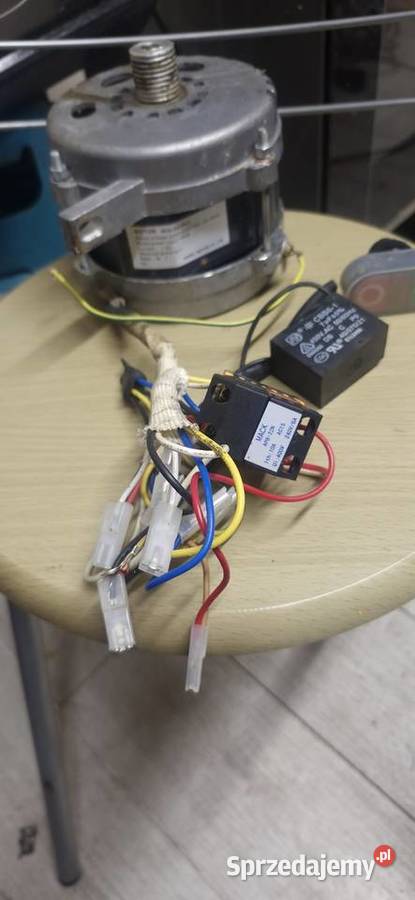 Kompletny silnik 180w do krajalnicy wyłącznik Elektronika Polanów sprzedam