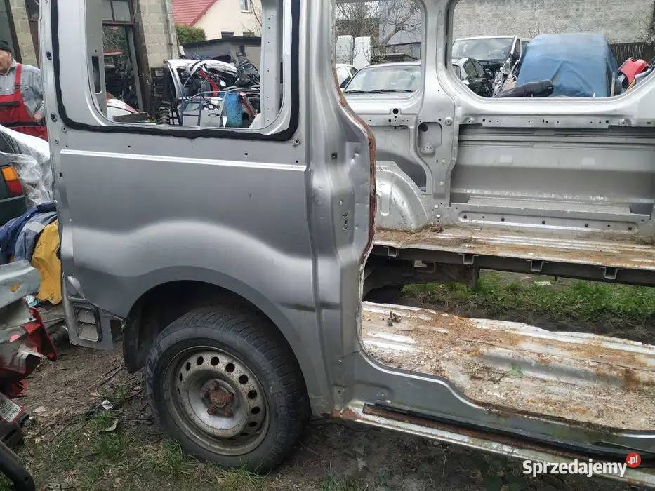 Sprzedam części karoserii Renault Trafic Rok produkcji 2009 śląskie Boronów