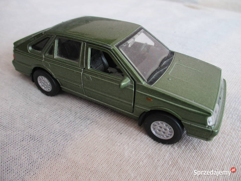 Polonez Caro z PRLu Zielona Góra