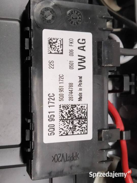 LAMPKA PODSUFITKI 3J0959561 5Q0951172C Skoda