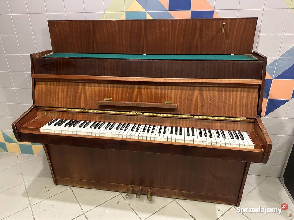 Na sprzedaż pianino Calisia uznanej polskiej Kalisz
