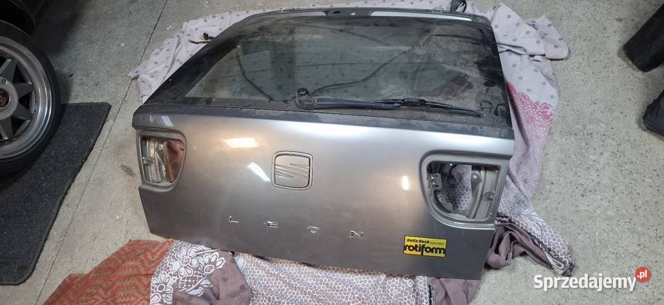Klapa tyl Seat Leon 1 Żelistrzewo