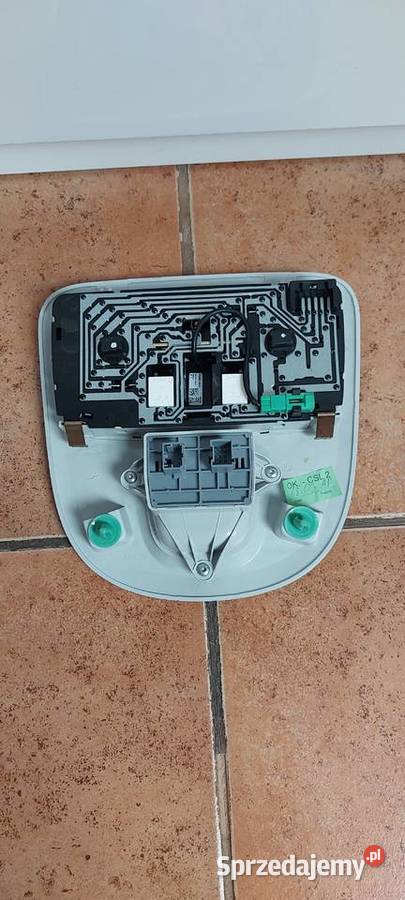Lampka podsufitki FIAT 500 L 08925010 osobowe Szczecin