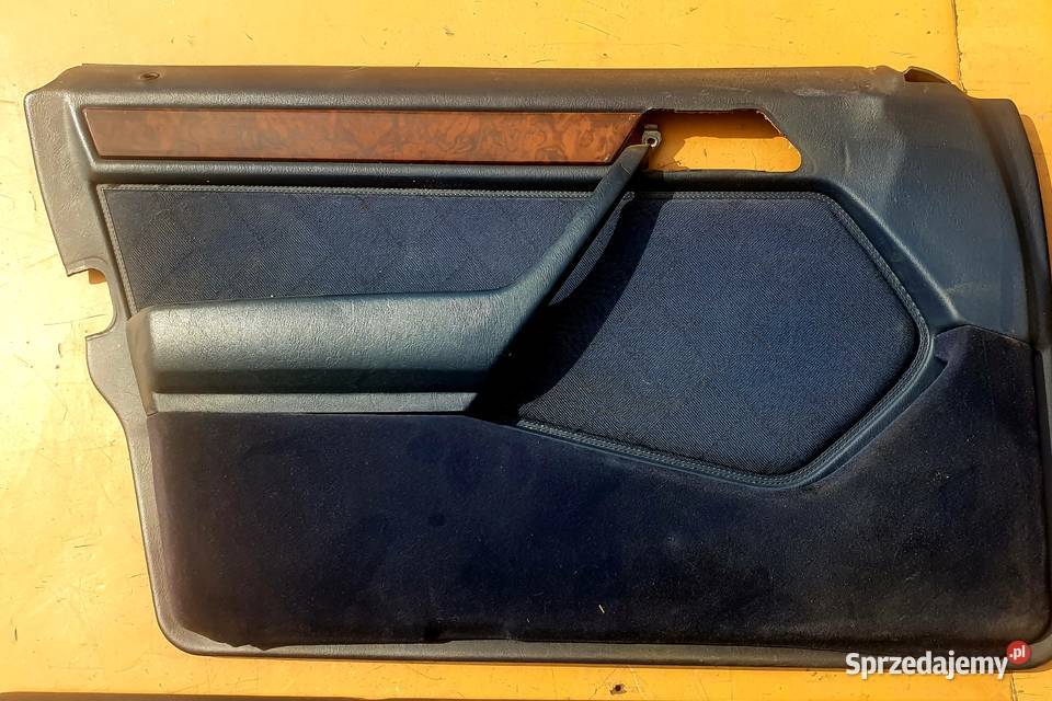 MERCEDES W124 BOCZKI DRZWI TAPICERKA CZARNA Radom