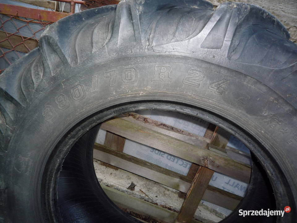opona 38070 R24 Chmiel