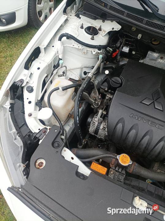 Mitsubishi Lancer 15 benzyna uszkodzony