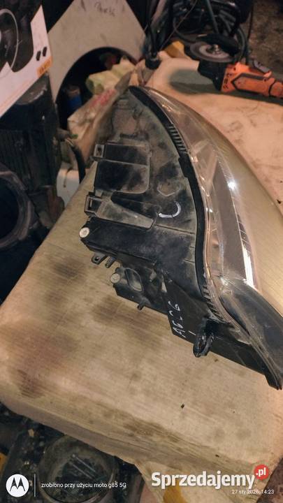 Lampa reflektor lewy przód Audi A6 C6 4F osobowe Lubin