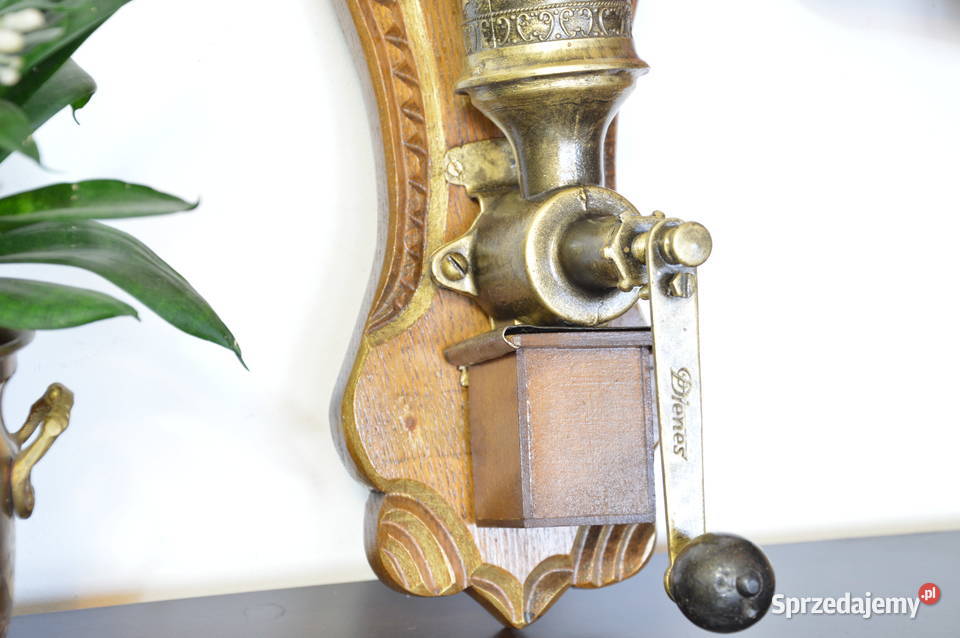 cynowy MŁYNEK wiszący do kawy bstary sygnowany Jastrzębie-Zdrój