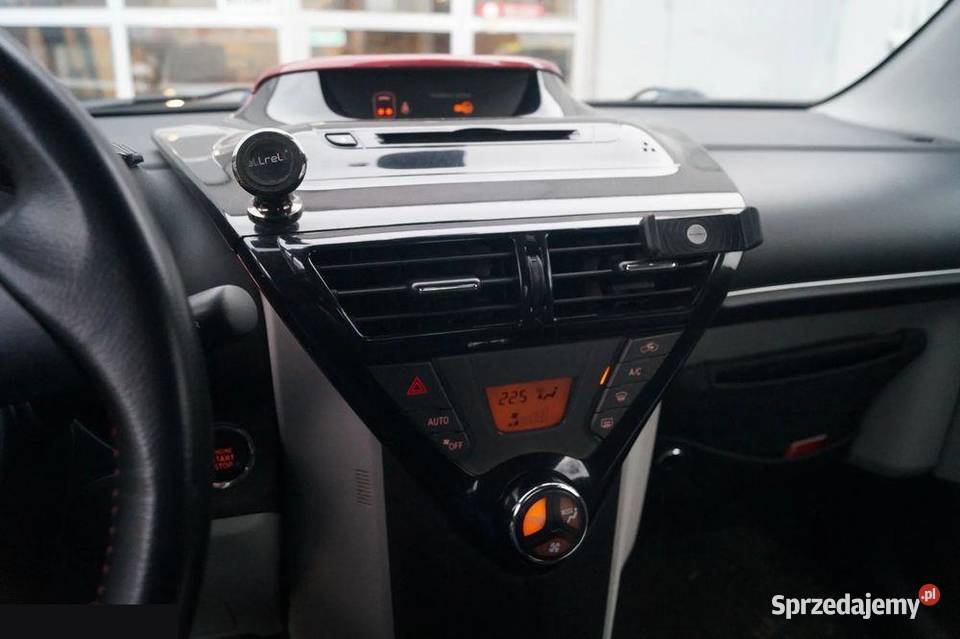 Toyota iQ 133 Plus CVT 98 2011r faktura VAT23 1329cm3 iQ mazowieckie Warszawa