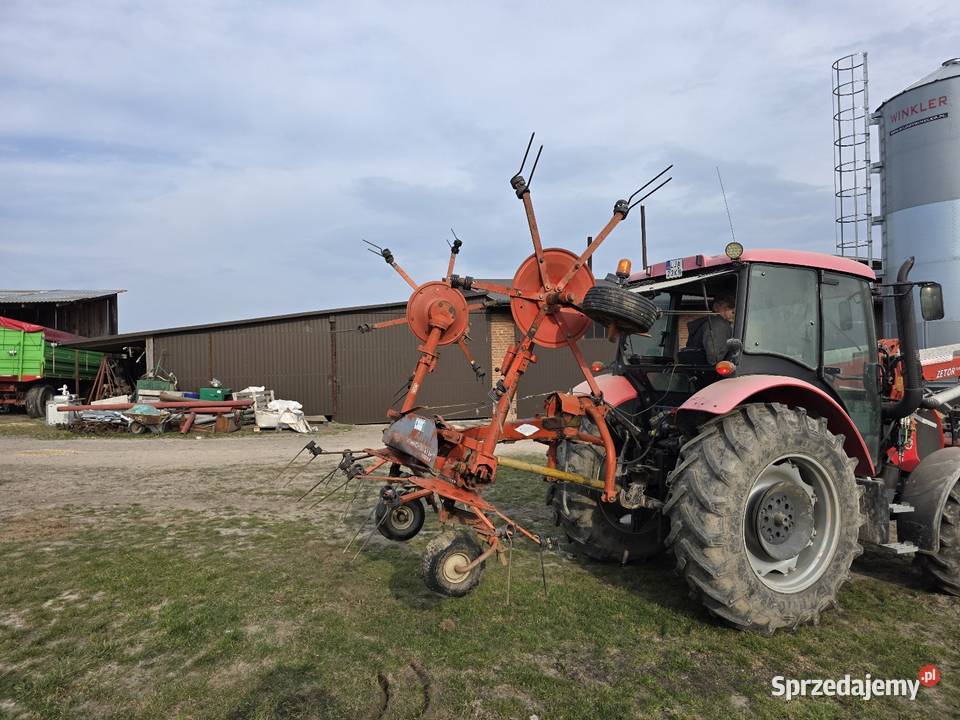 Przetrząsarka Kuhn hydraulicznie składana walek Kuhn Janów Lubelski