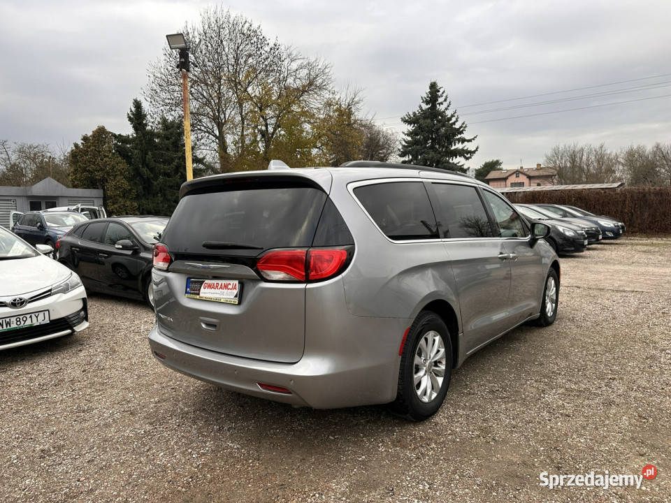 Chrysler Pacifica 36 benzynaAutomat8 Warszawa