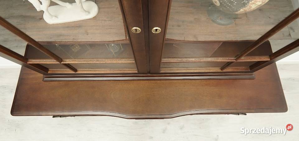 Zabytkowa witryna z lat 30tych w stylu art deco Jerka