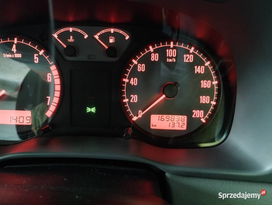 Syndyk sprzeda samochód Skoda Octavia Warszawa