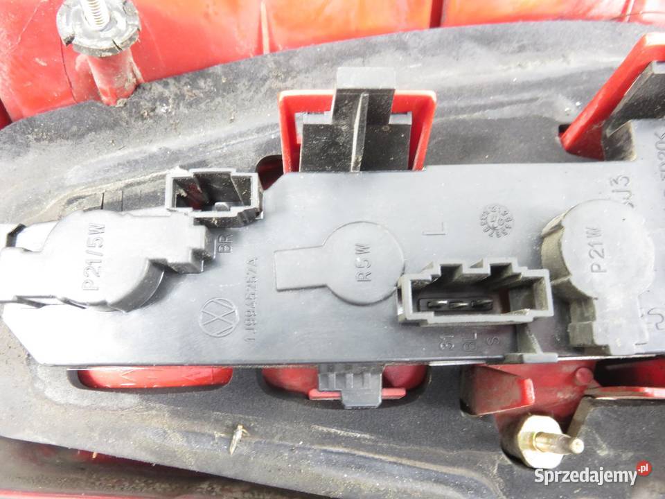 LAMPA LEWA TYLNA VW GOLF IV Variant 1J9945075P