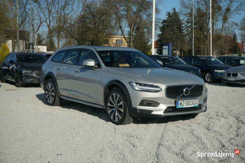 Volvo V90 Cross Country B5 D AWD 235 Ultimate 1969cm3 Poznań