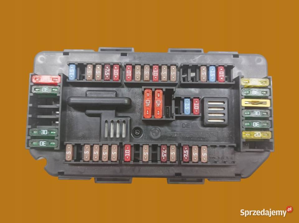 SKRZYNKA BEZPIECZNIKÓW 9337879 16 B 136 Bmw osobowe sprzedam